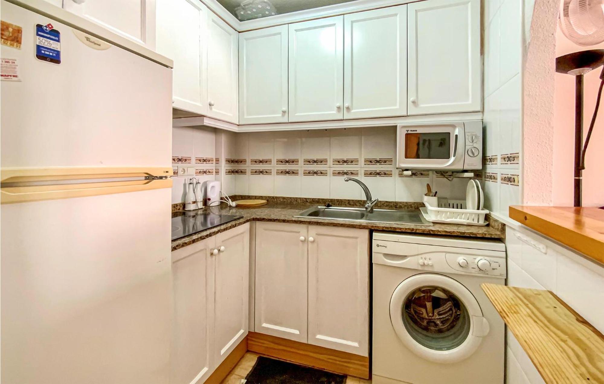 1 Bedroom Pet Friendly Apartment In Torrevieja Exterior photo