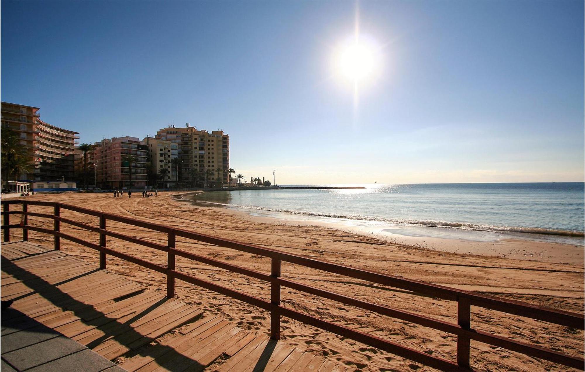 1 Bedroom Pet Friendly Apartment In Torrevieja Exterior photo